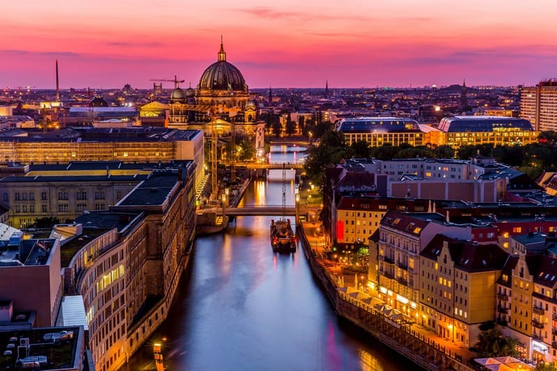 Какой город является столицей германии налог на имущество физических лиц в сша